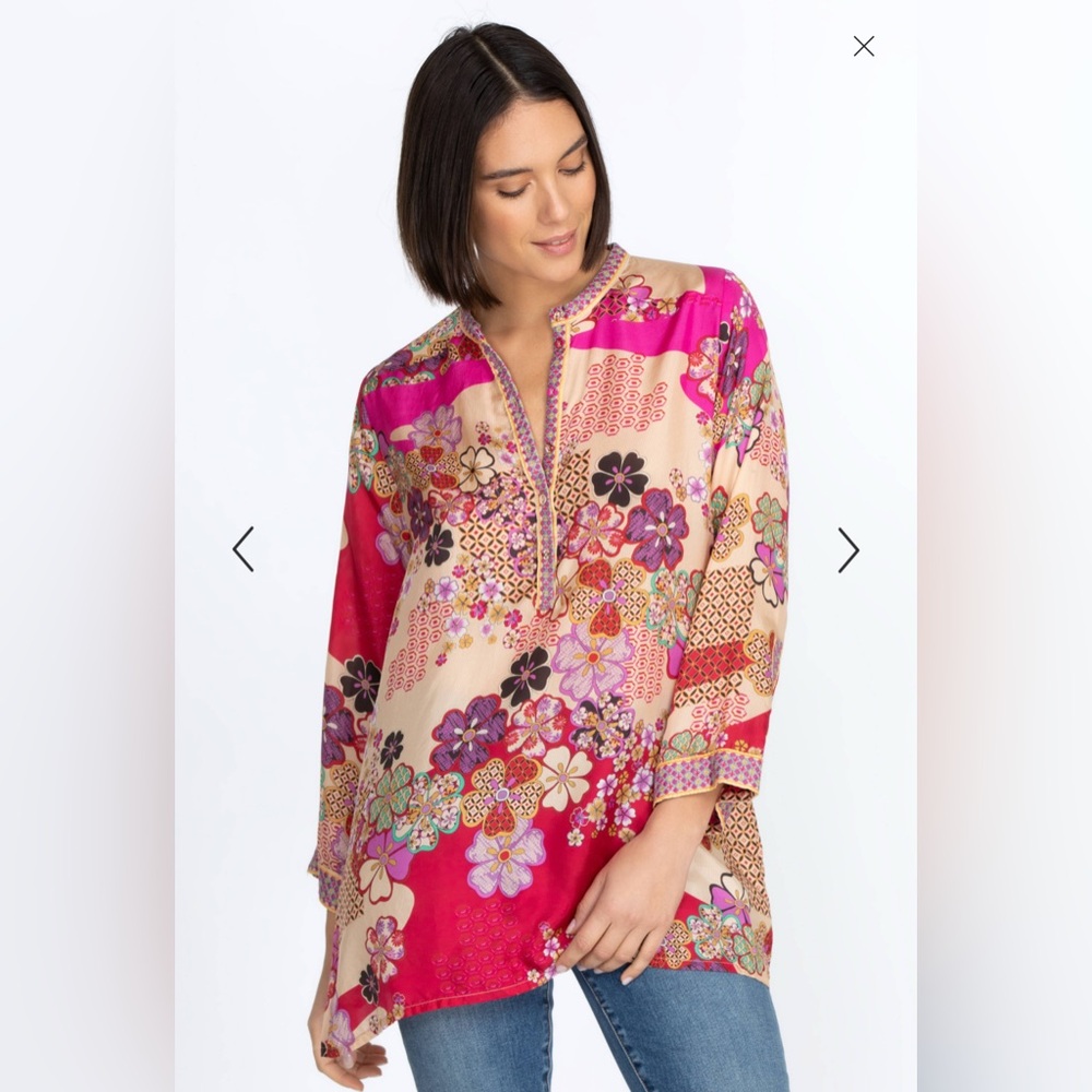 Johnny was YAMA KELIS TUNIC. Size medium.